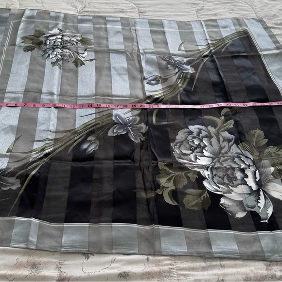 Grey and black floral silk-like semi-sheer square striped shawl scarf size 40x40 - Picture 5 of 12